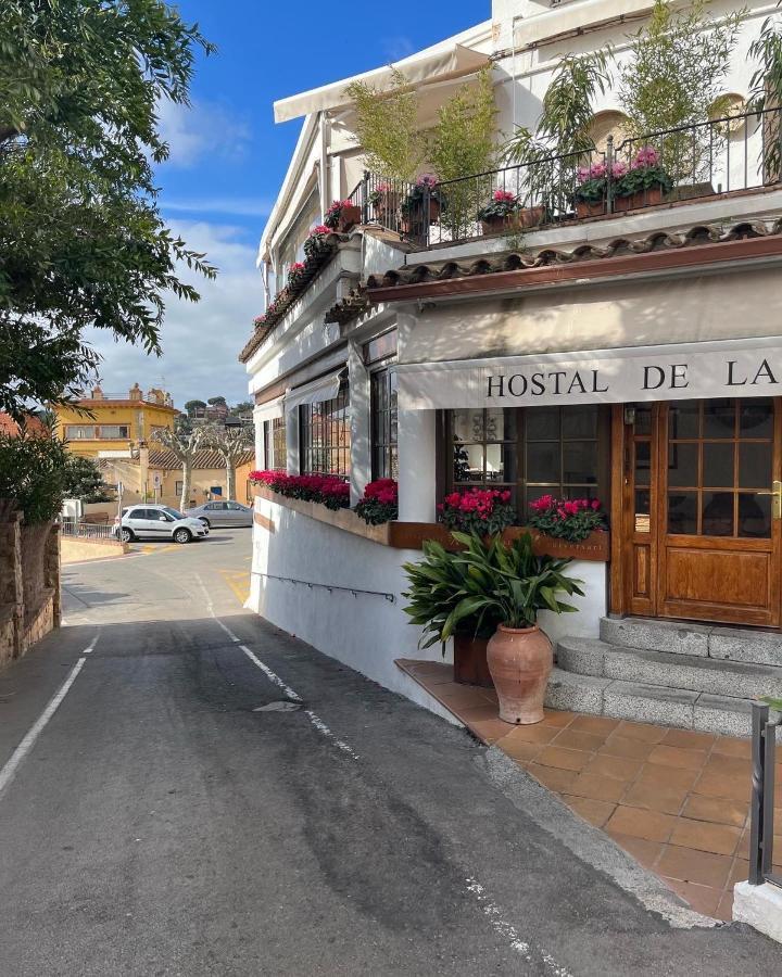 Hostal De La Placa - Hotel Boutique Cabrils Exterior photo