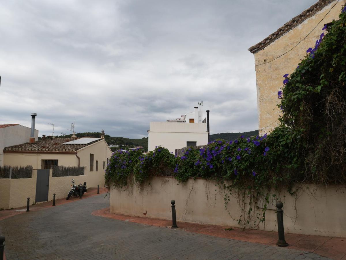 Hostal De La Placa - Hotel Boutique Cabrils Exterior photo