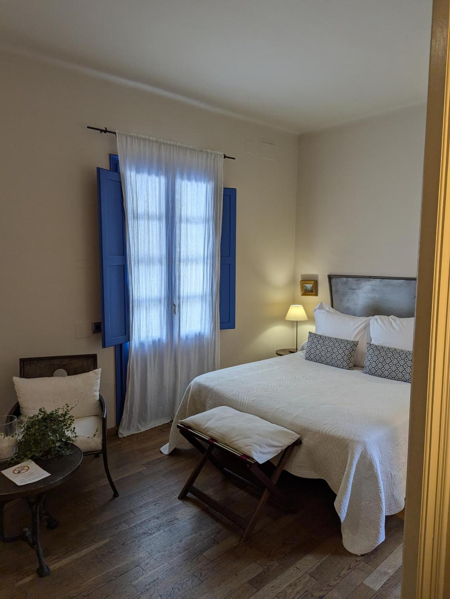 Hostal De La Placa - Hotel Boutique Cabrils Exterior photo