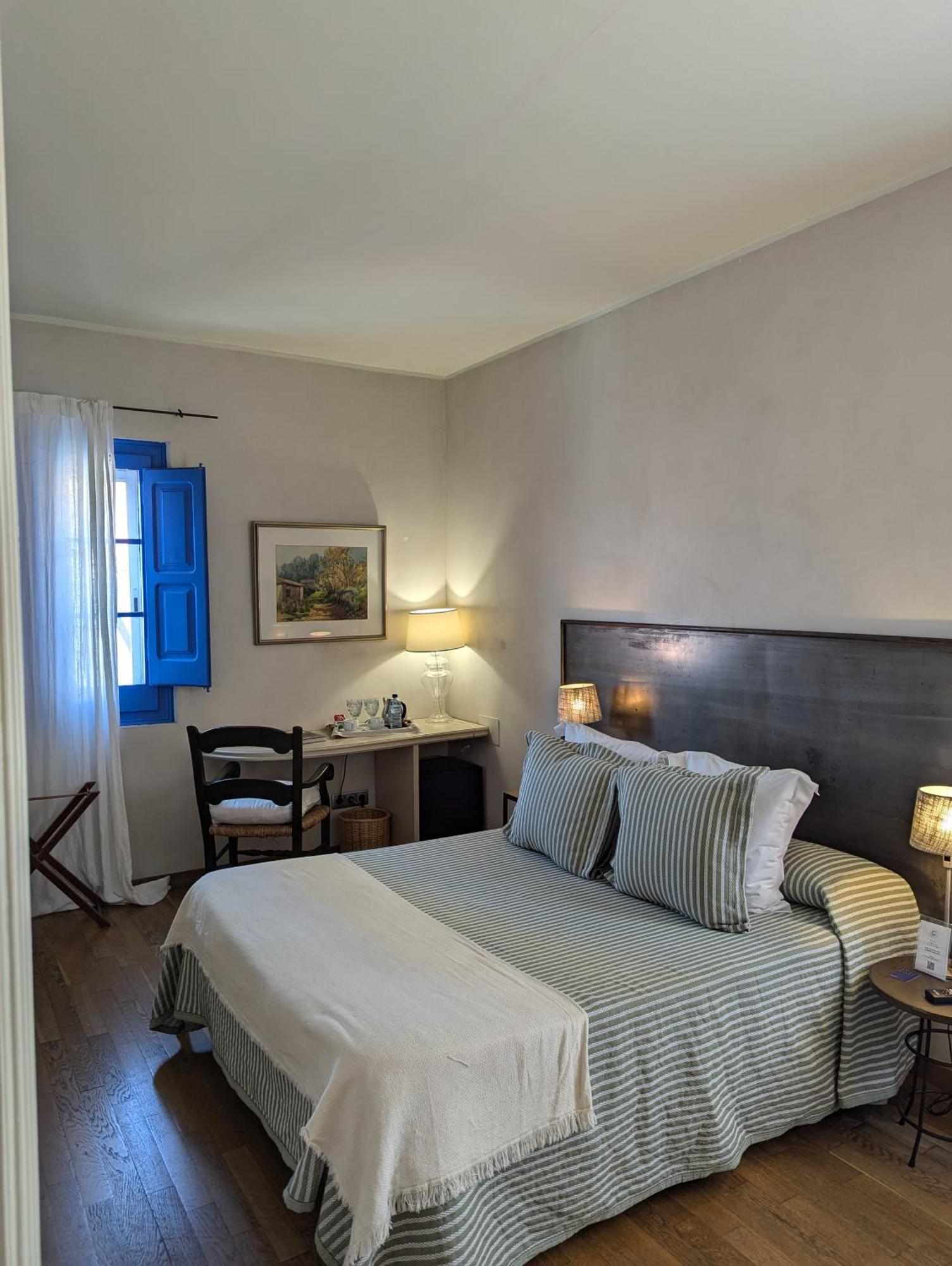 Hostal De La Placa - Hotel Boutique Cabrils Exterior photo